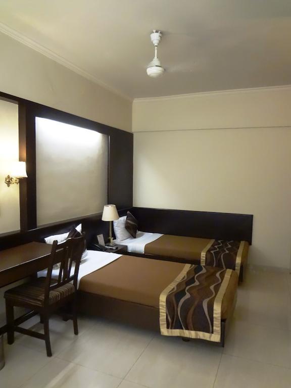 Avion Hotel Mumbai Room photo